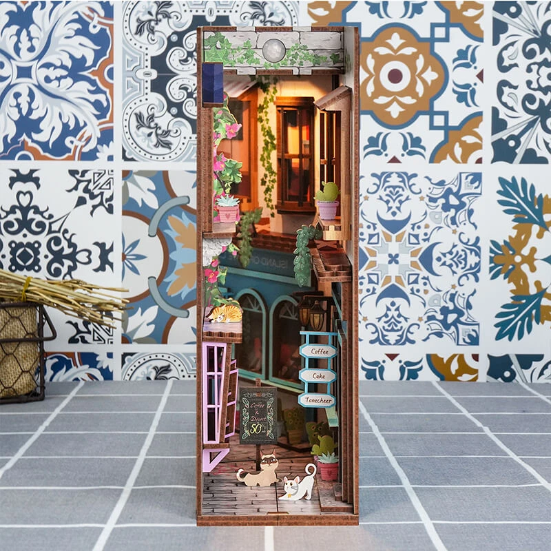 TQ105 Island of  Love (10).jpg